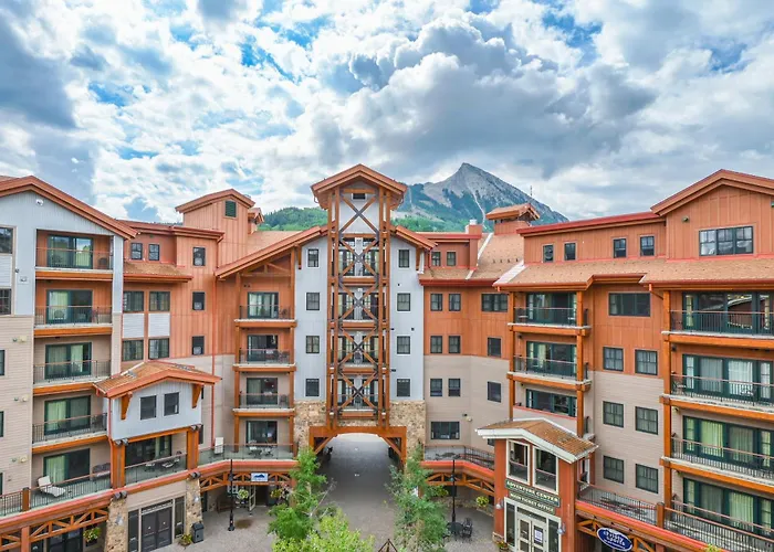 The Lodge At Mountaineer Square